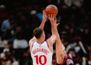 开云APP-关于快船翻盘日本男篮，杰伦·布朗高光表现的信息