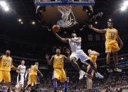 开云下载-骑士一剑封喉，爱德华兹接管时代，当新王在季后赛的刀锋上起舞