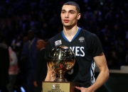 开云体育入口-波斯铁骑对阵蓝黑军团，伊布惊艳四座的跨时空对决