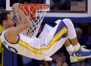 开云在线直播-切特冠军级表现引领雷霆，步行者战术压制篮网彰显团队智慧