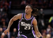 开云体育入口-雄鹿被黄蜂横扫，遭遇两连败的简单介绍