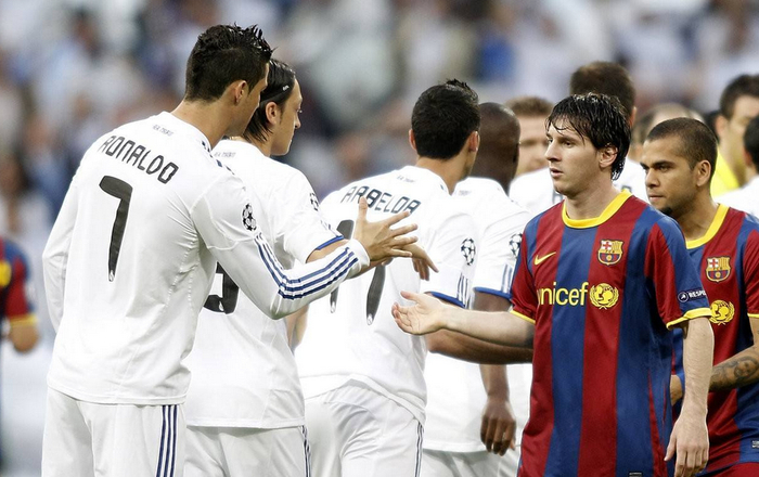 比利时碾压那不勒斯，苏亚雷斯打破历史纪录