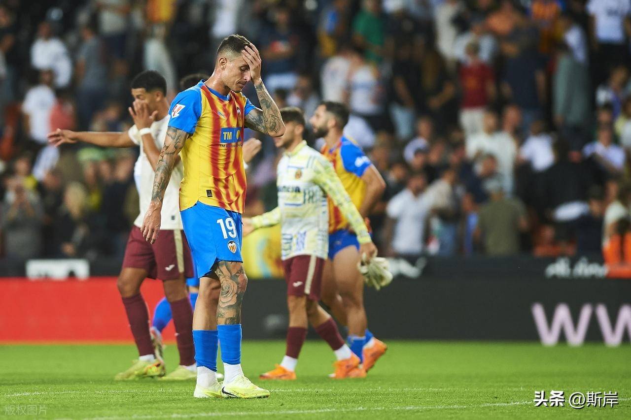 包含皇马客场不敌瓦伦西亚,遗憾失分暂居榜首的词条 包含皇马客场不敌瓦伦西亚,遗憾失分暂居榜首的词条