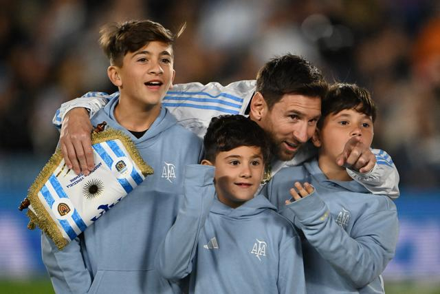 阿根廷前锋马特奥成为球队主力,表现抢眼 阿根廷前锋马特奥成为球队主力,表现抢眼