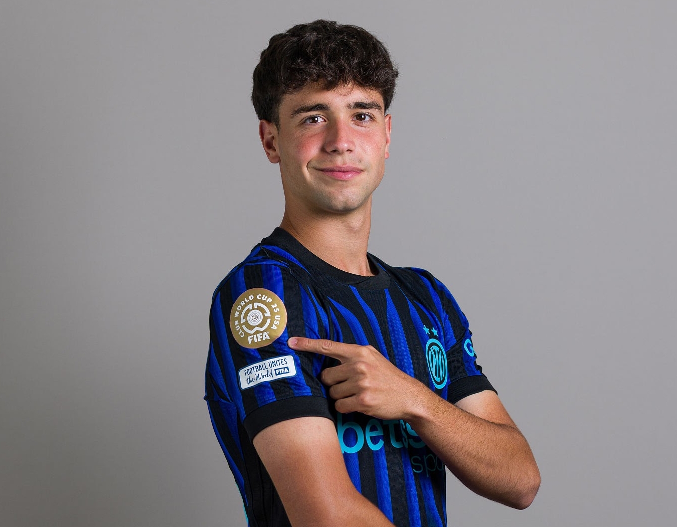 包含国米客场轻取斯佩齐亚，排名上升的词条