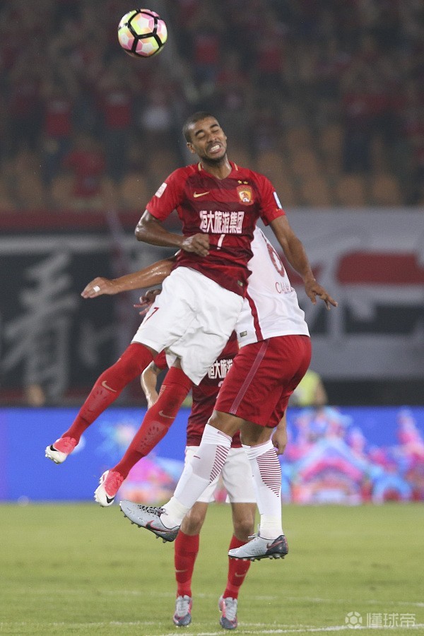 上港客场挑战恒大,实力碰撞 上港客场挑战恒大,实力碰撞