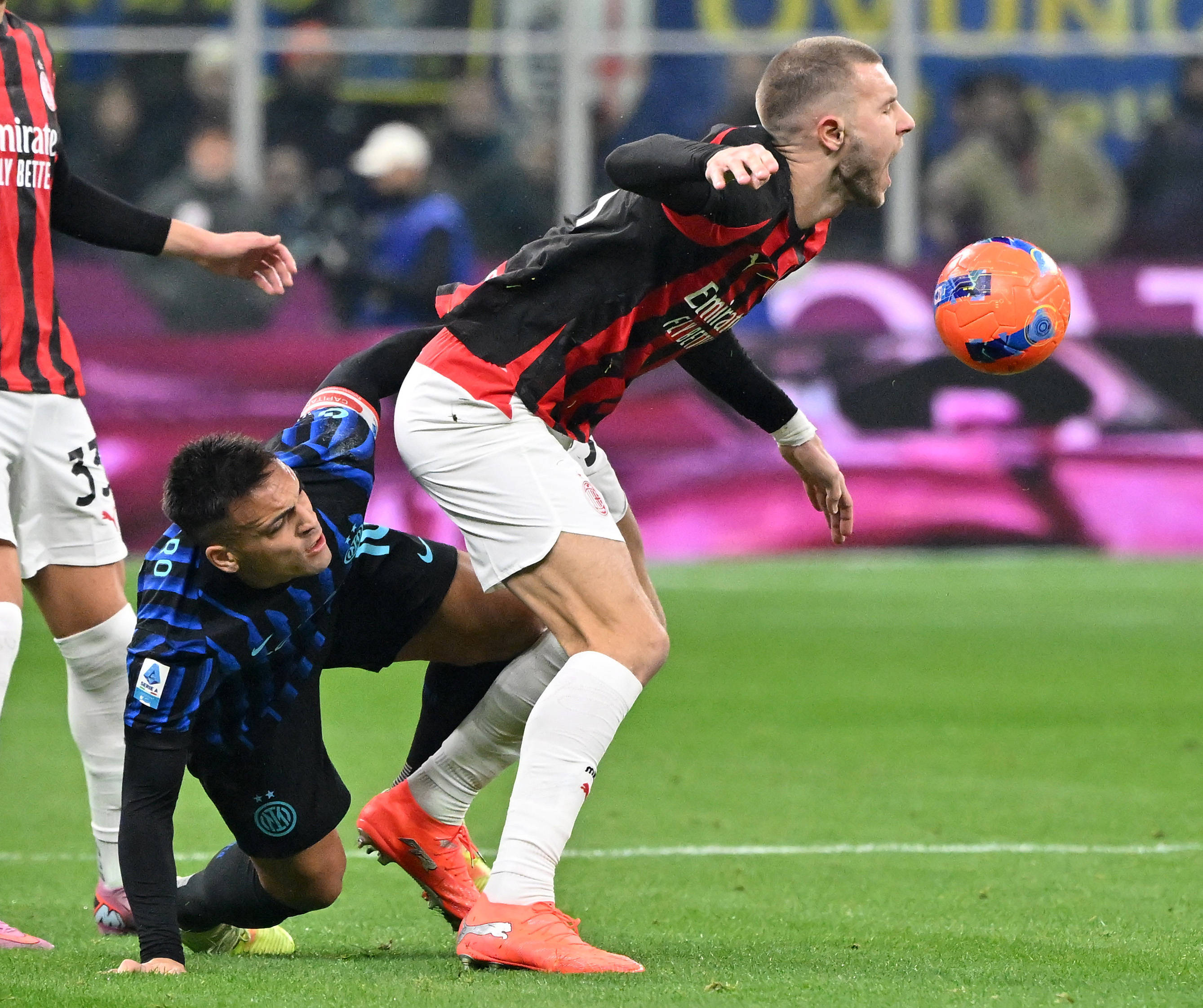 国际足球舞台上球员风采迷人 国际足球舞台上球员风采迷人