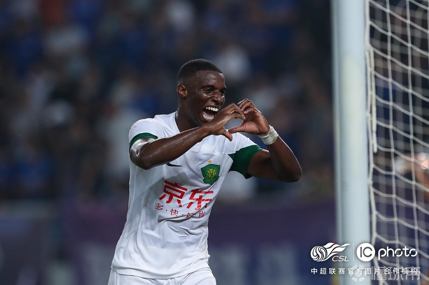 关于俄罗斯球队豪夺胜利，向前迈进次轮比赛的信息