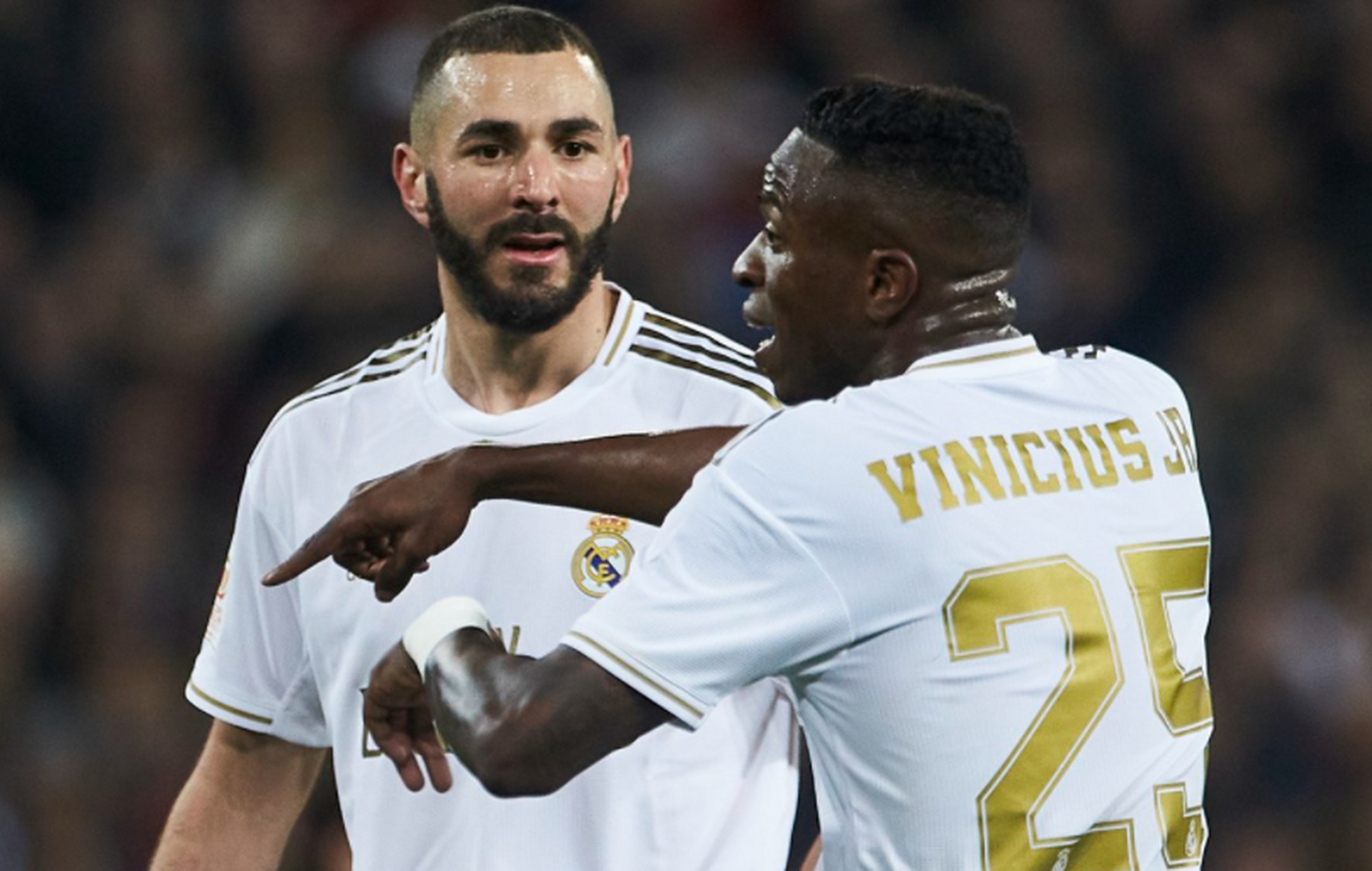 巴萨轻取希腊，本泽马状态火热