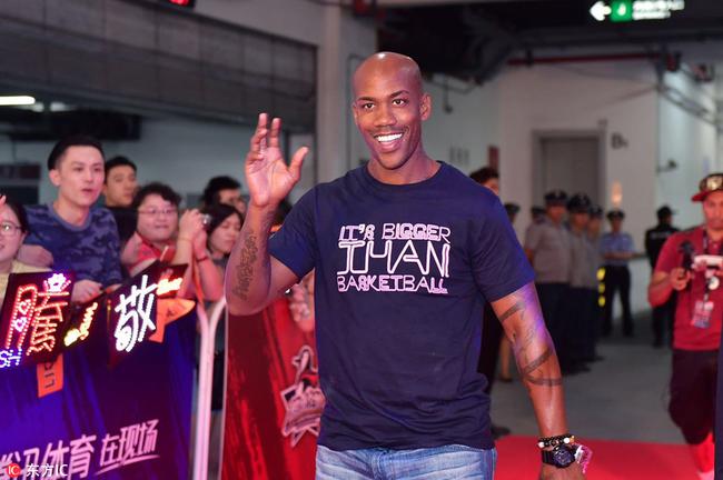 联盟名宿受邀出席球队训练，传授经验