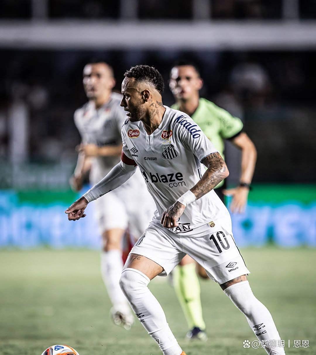 巴西险胜尤文，内马尔三分雨点燃全场