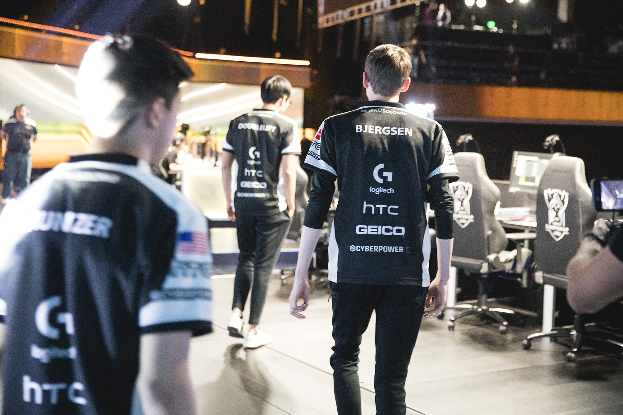 RNG险胜TSM，BDD一己之力扛起全队的简单介绍