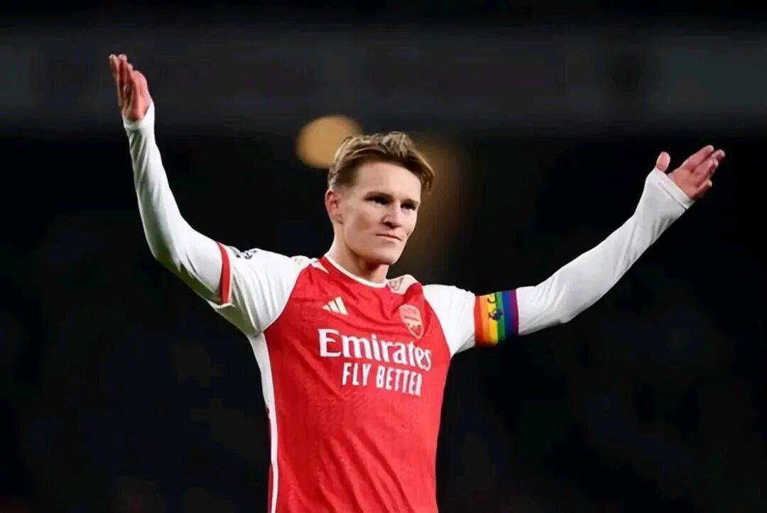 包含拜仁轻取摩洛哥，厄德高关键制胜的词条