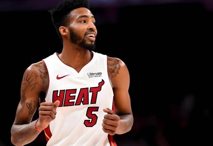 关于快船翻盘日本男篮，杰伦·布朗高光表现的信息