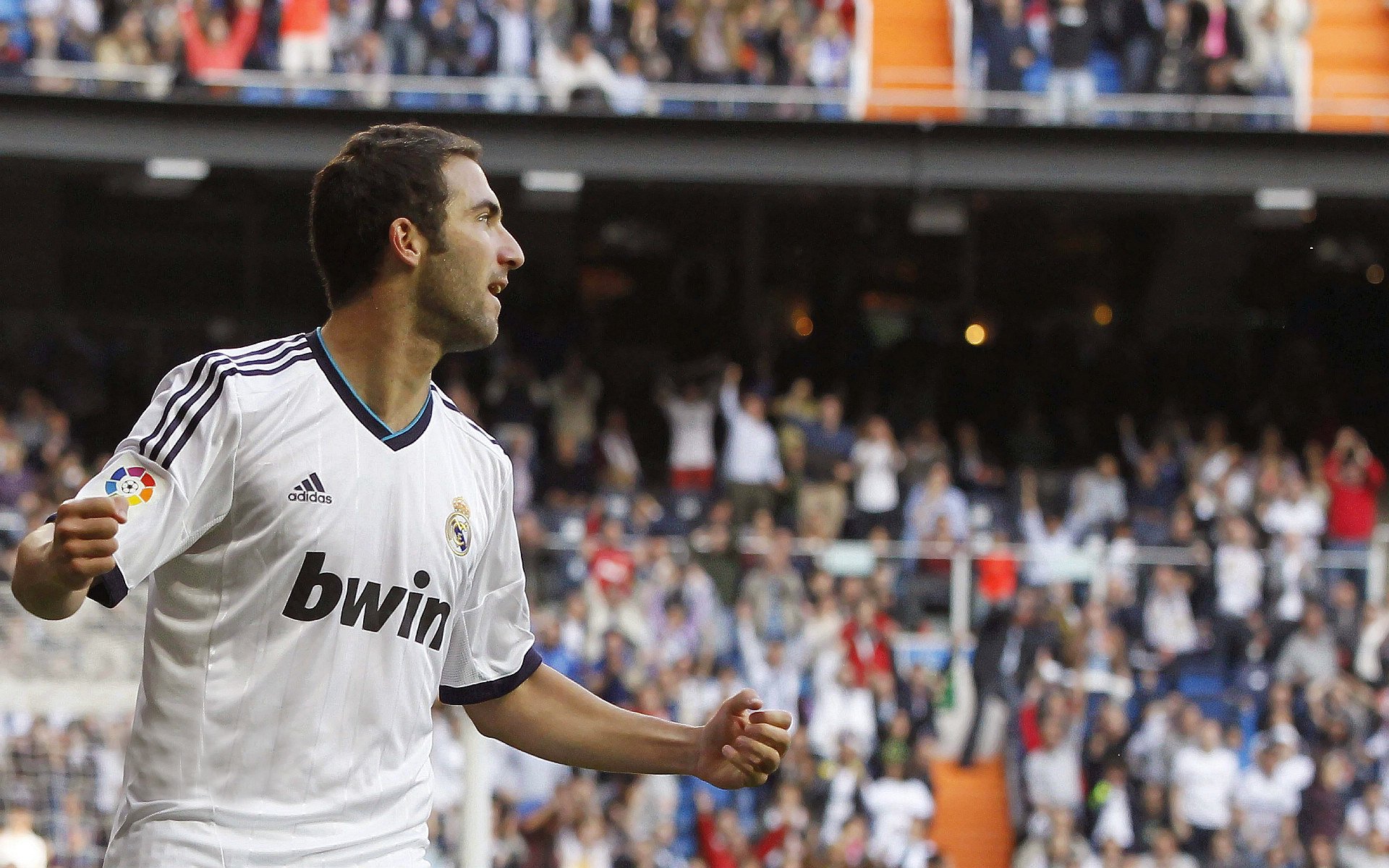 当格子军团遭遇巴斯克雄狮，姆巴佩的闪电如何让悬念在开场哨前就已终结？