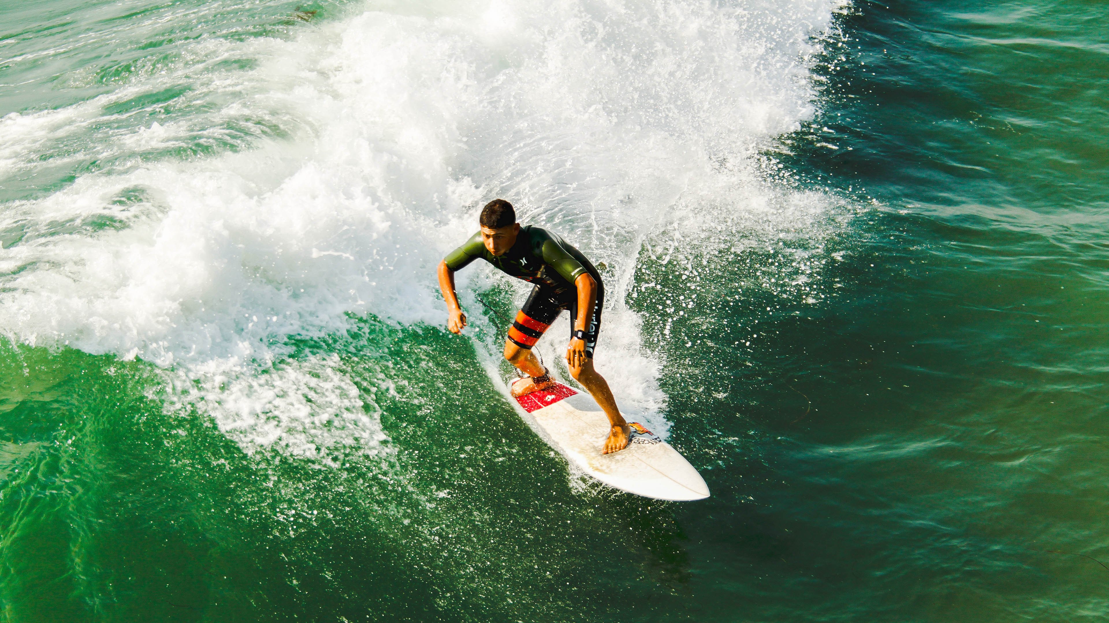 楚阿梅尼彻底打爆防线，荷兰一波带走阿尔及利亚—现代足球战术的降维打击